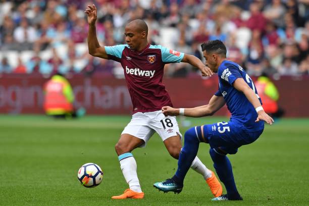 出生于阿根 出生于阿根